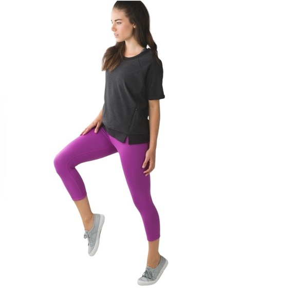 Lululemon Wunder Under Crop III Sz 6 (Reversible) Black / Ultra Violet - Picture 1 of 13